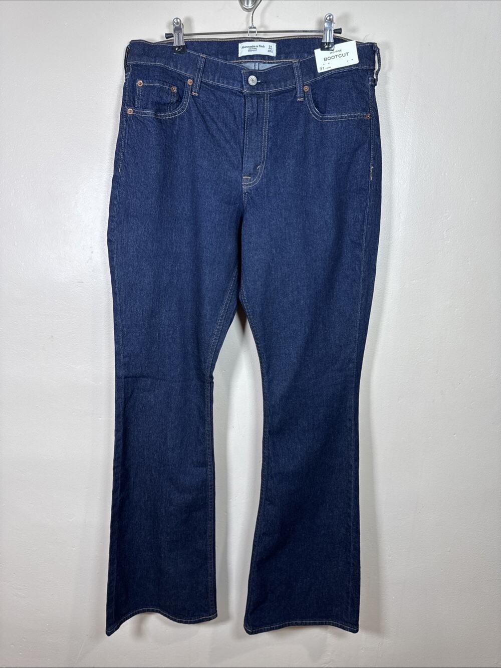 NWT Abercrombie And Fitch Mid Rise Boot Cut Women’s Jeans 31 Long Dark Wash